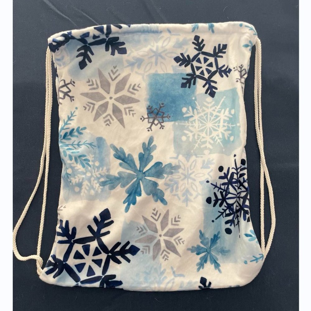 Minky Cinch Bag Backpack, Winter Snowflake